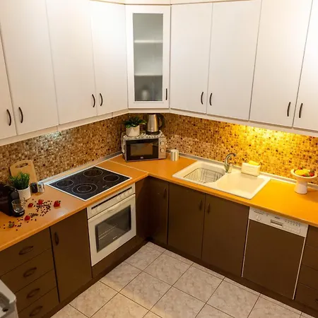 Spacious 3br With A Balcony Salonicco